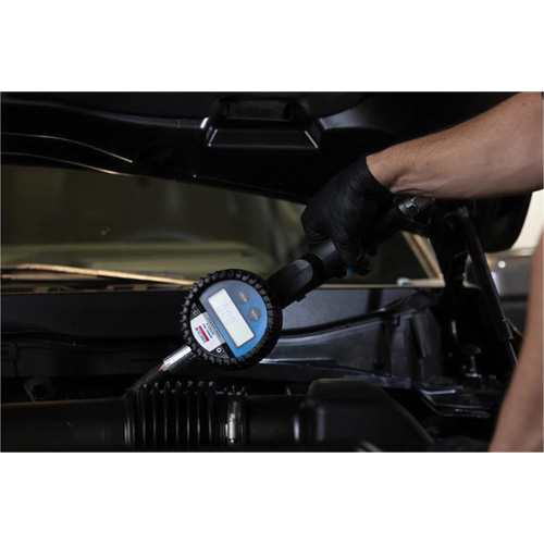 D&eacute;bitm&egrave;tre &eacute;lectronique de lubrifiant avec rallonge flexible &agrave; 90° Moffatt Supply & Specialties