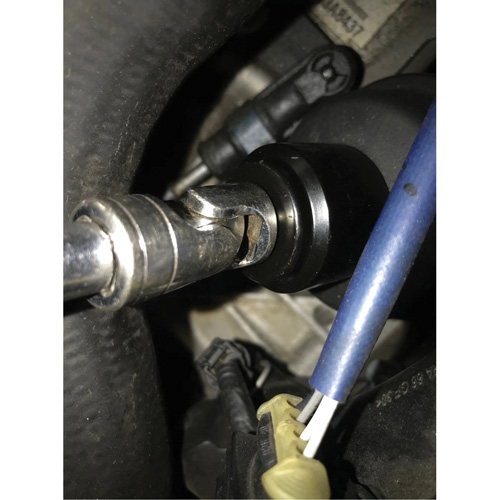 Douille pour filtre &agrave; carburant Cummins 6,7 L - 28 mm Moffatt Supply & Specialties