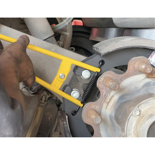 Outil pour ressorts de frein de camion et de remorque Moffatt Supply & Specialties
