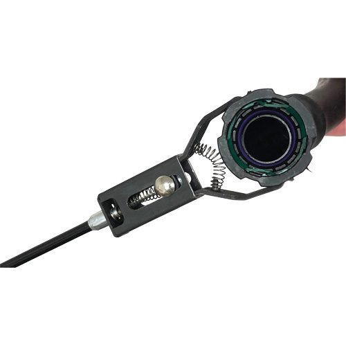 Pince pour raccords &agrave; bouton avec c&acirc;ble de 23 po Moffatt Supply & Specialties