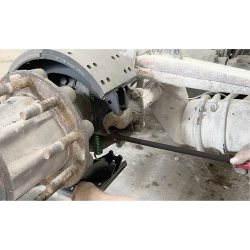 Fourche pour ressort de frein trait&eacute;e thermiquement avec tige extra-longue Moffatt Supply & Specialties