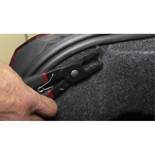 Pince &agrave; 80° pour chevilles de retenue avec poign&eacute;es bi-mati&egrave;re Moffatt Supply & Specialties