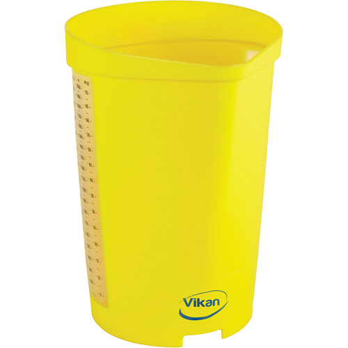 Cruche gradu&eacute;e, Plastique, Jaune, 65 oz Moffatt Supply & Specialties