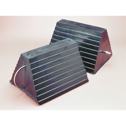 Cale de roue, 9" x 8" x 6", Noir Moffatt Supply & Specialties
