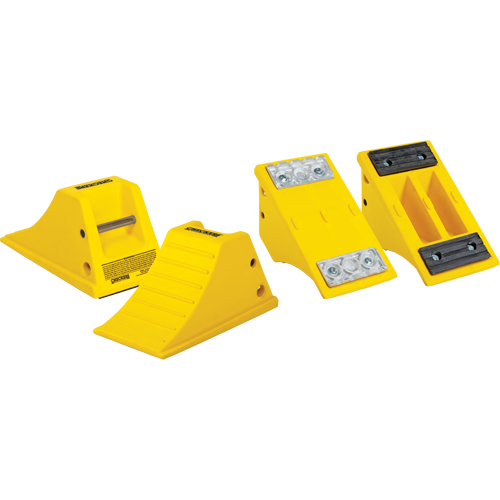 Cales-roue tout terrain, Ur&eacute;thane, Jaune, 8-1/2" la x 15-1/2" p x 8-1/4" h Moffatt Supply & Specialties