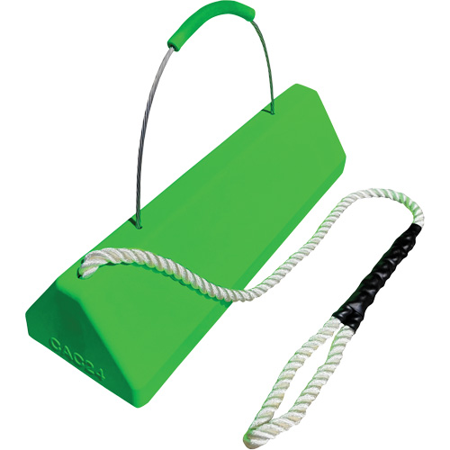 Cale de roue pour avion Checkers Safety SafeRay avec poign&eacute;e &agrave; c&acirc;ble avec cordage en boucle, Ur&eacute;thane, Vert fluorescent, 24" la x 8" p x 6" h Moffatt Supply & Specialties