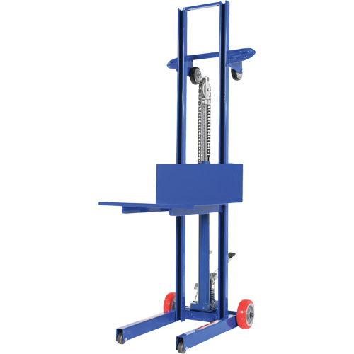 Gerbeur hydraulique &agrave; plateforme, M&eacute;canisme Pompe au pied, Capacit&eacute; de 400 lb, Levage max de 51-1/8" Moffatt Supply & Specialties