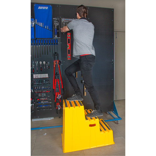 Escabeau industriel, 3 marches, 34-13/16" x 22-7/16" x Hauteur 28-1/2" Moffatt Supply & Specialties