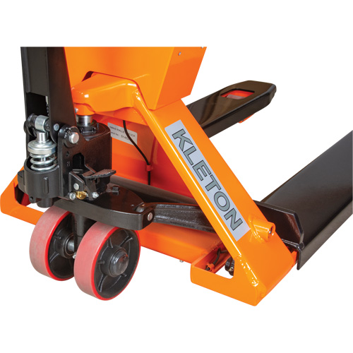 Digital Scale Pallet Truck, 44.5" L x 27.75" W, 4400 lbs. Cap. Moffatt Supply & Specialties
