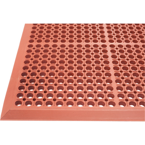 Competitor Series Mats, Slotted, 3' x 5' x 7/8", Orange, Natural Rubber Moffatt Supply & Specialties