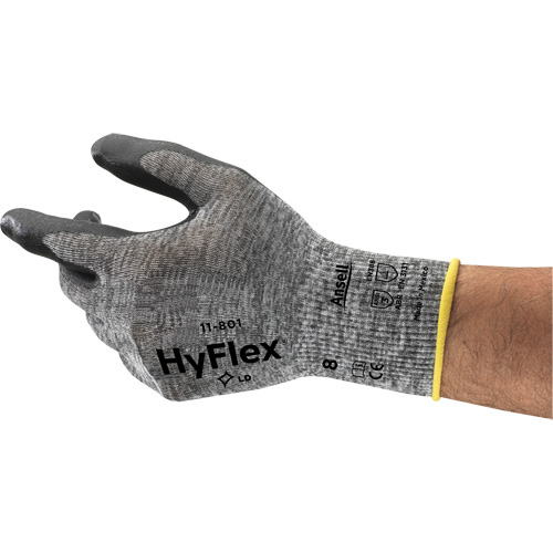 Gants Hyflex 11-801, 7/Petit, R&ecirc;vetement Mousse de nitrile, Calibre 15, Enveloppe en Nylon Moffatt Supply & Specialties