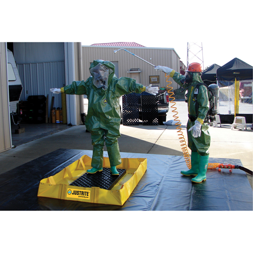 QuickBerm&reg; Lite Containment Berm, 119 gal. Capacity, 4' W x 6' L x 8" H, Snap-Up Bracket Moffatt Supply & Specialties