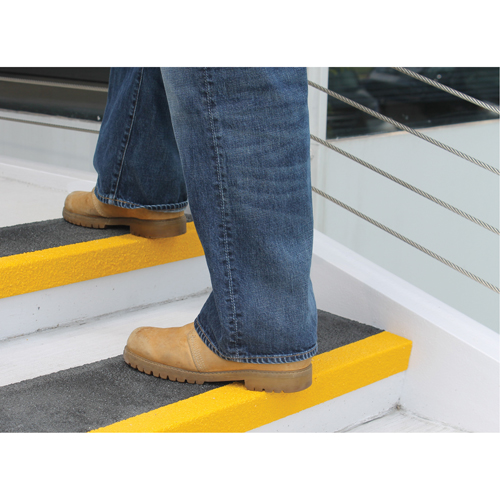 Safestep&reg; Anti-Slip Step Cover, 13.5" W x 48" L, Black & Yellow Moffatt Supply & Specialties