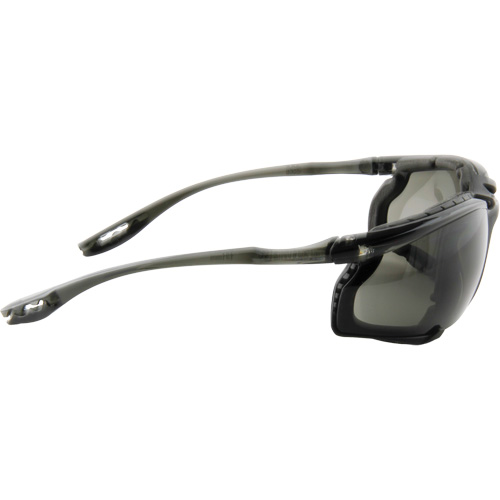 Lunettes de s&eacute;curit&eacute; avec joint en mousse Virtua, Lentille Grise/fum&eacute;e, Antibu&eacute;e, ANSI Z87+/R&eacute;pond ou surpasse la norme CSA Z94.3 Moffatt Supply & Specialties