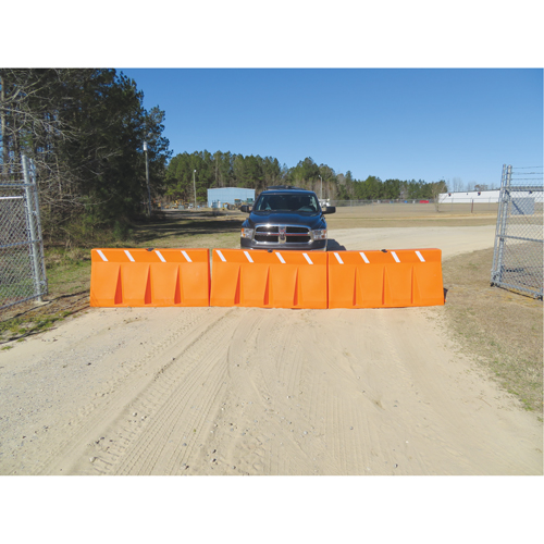 Barri&egrave;res de circulation, Rempli d'eau, 62,25 lo x 24" h, Orange Moffatt Supply & Specialties