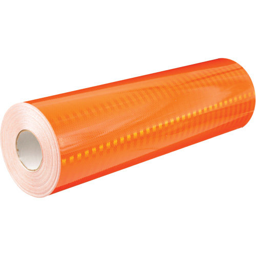 Feuille de rev&ecirc;tement de barricade prismatique de qualit&eacute; &agrave; haute intensit&eacute;, 2" la x 150' lo, 19 mils, Orange Moffatt Supply & Specialties