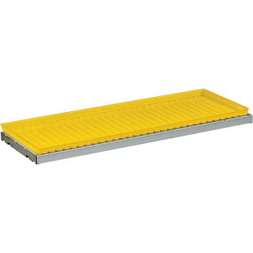 &eacute;tag&egrave;re SpillSlope avec plateau pour armoire de s&eacute;curit&eacute; Moffatt Supply & Specialties
