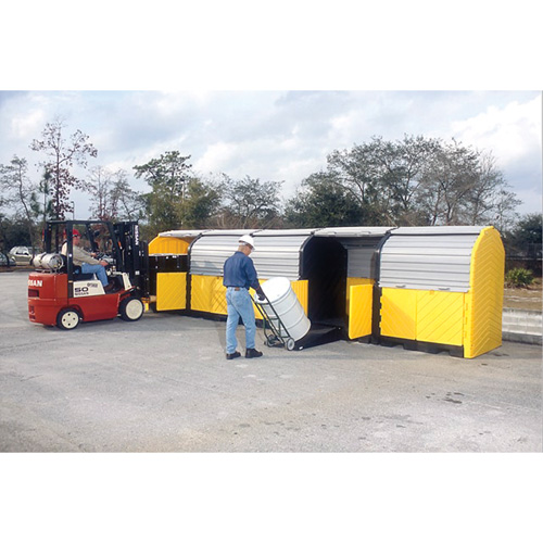 P20 Plus Ultra-Hard Top Spill Pallets avec drain, 312" lo x 79" la x 62" h, Capacit&eacute; de charge 9000 lb Moffatt Supply & Specialties