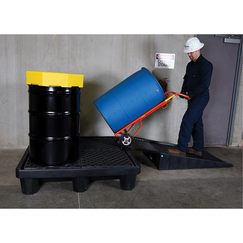 Ultra-Spill Pallet mod&egrave;le &eacute;conomique, 4 barils, Capacit&eacute; de d&eacute;versement 66 gal. US, 53" x 53" x 11,8" Moffatt Supply & Specialties