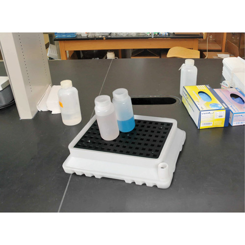 P2 Ultra-Spill Tray&reg;, 17" L x 12" W x 4" H, 1.8 US gal. Spill Capacity Moffatt Supply & Specialties