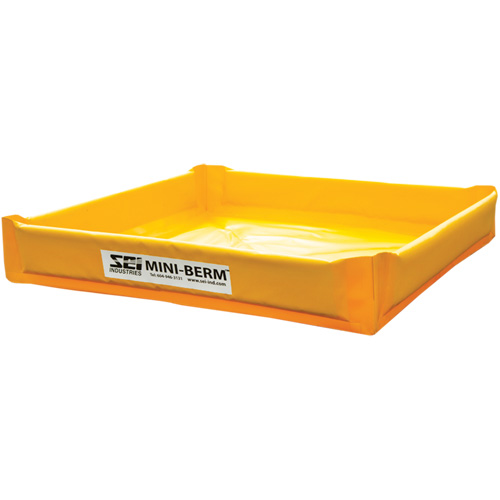 Berme de confinement compacte Mini-Berm en PVC jaune, Capacit&eacute; 34 gal. US, 3' la x 3' lo x 6" h Moffatt Supply & Specialties