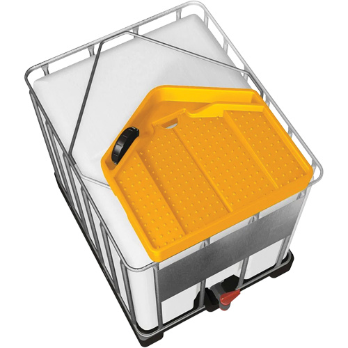 Grand entonnoir jaune en poly&eacute;thyl&egrave;ne r&eacute;sistant aux produits chimiques pour GRV, capacit&eacute; de 3,9 gal. Moffatt Supply & Specialties