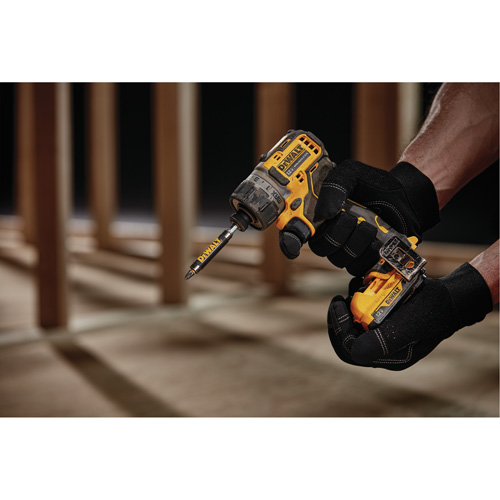 Xtreme Brushless Screwdriver Kit, 1/4", 12 V, 200 UWO Max. Torque, Lithium-Ion Battery Moffatt Supply & Specialties