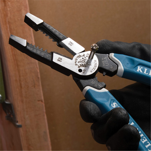 Outil polyvalent Klein-Kurve pour d&eacute;nuder, couper et sertir les fils, 8-1/4" lo, 8 - 20 AWG Moffatt Supply & Specialties