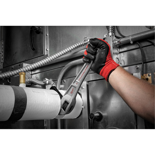 Cl&eacute; &agrave; tuyau coud&eacute;e en aluminium, Cap des m&acirc;choires 2", Longueur 14", Fini Rev&ecirc;tement en poudre, Prise Ergonomique Moffatt Supply & Specialties