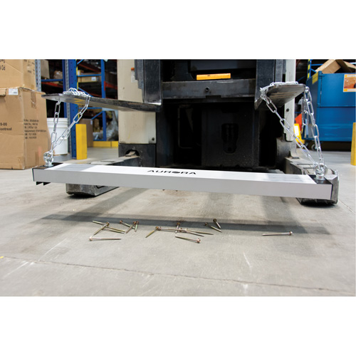 Balais de cour magn&eacute;tique, 36" la Moffatt Supply & Specialties