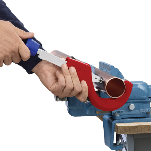 Coupe-tubes KNIPEX TubiX&reg; XL 10-1/4", Capacit&eacute; de 5/64"- 3" Moffatt Supply & Specialties