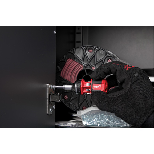 Tournevis compact &agrave; cliquet 8-en-1 &agrave; embouts multiples avec porte-embout de 1/4", Prise Coussin&eacute;e Moffatt Supply & Specialties