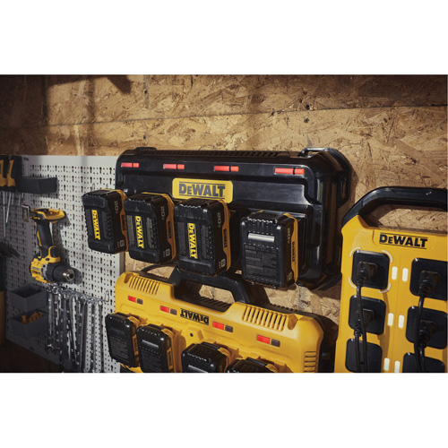 MAX*/FLEXVOLT&reg; 4 Amp Multiport Charger, 12 V/20 V, Lithium-Ion Moffatt Supply & Specialties