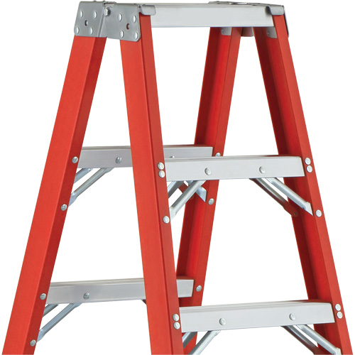 6600 AA Series Industrial Extra Heavy-Duty 2-Way Stepladders, Fibreglass, 375 lbs. Capacity, 4' Moffatt Supply & Specialties
