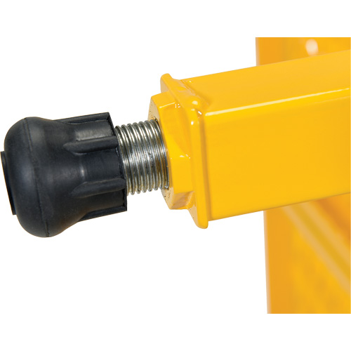 Plate-forme ajustable Step-Mate, 1 marche(s), 23-1/2" la x 19-9/16" lo x 16-1/2" h, Capacit&eacute; 500 lb Moffatt Supply & Specialties