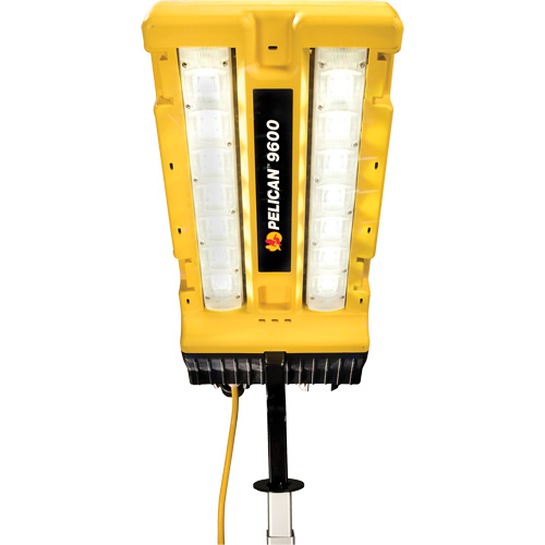 Syst&egrave;me avec t&ecirc;te d'&eacute;clairage modulaire et support, DEL, 24 W, 3000 lumens, Boîtier en Aluminium Moffatt Supply & Specialties