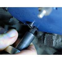 Gabarit de perçage pour installation sur collecteur pour Ford 4,6 L, 5,4 L, et 6,8 L Moffatt Supply & Specialties