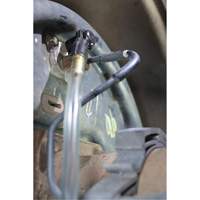 Trousse de purge de freins par aspiration Moffatt Supply & Specialties