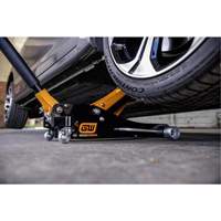 Aluminum Racing Jack, 2 Ton(s) Capacity, 3-1/4" Lowered, 18-1/2" Raised, Manual Hydraulic Moffatt Supply & Specialties