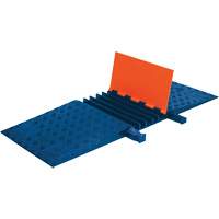 Protecteur de c&acirc;bles Guard Dog, 5 canaux, 20" lo x 50" la x 1,88" h Moffatt Supply & Specialties