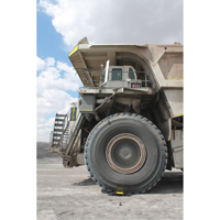 Protecteur de c&acirc;ble &agrave; traverse extr&ecirc;me Yellow Jacket, 2 canaux, 35,75" lo x 42,125" la x 5,125" h Moffatt Supply & Specialties