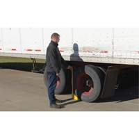 Cale de roue avec poign&eacute;e ergonomique, Acier, Jaune, 8" la x 10-3/4" p x 9-1/8" h Moffatt Supply & Specialties