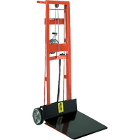Empileur &agrave; plateforme, M&eacute;canisme Treuil manuel, Capacit&eacute; de 750 lb, Levage max de 40" Moffatt Supply & Specialties
