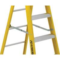 Escabeaux industriels robustes (s&eacute;rie 6900), 4', Fibre de verre, Capacit&eacute; 300 lb, Type 1A Moffatt Supply & Specialties