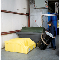 Poly-Racker pour syst&egrave;me Poly-Rack, 49" lo x 53" la x 23" ha, 102 gal. US Capacit&eacute; Moffatt Supply & Specialties