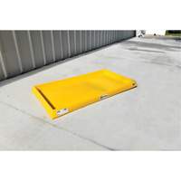 Ultra-Containment Tray&reg;, 54" L x 29.8" W x 3.5" H, 16.5 US gal. Spill Capacity Moffatt Supply & Specialties