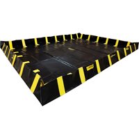 Bermes de confinement avec supports int&eacute;rieurs de parois QuickBerm , Capacit&eacute; 2990 gal. US, 20' la x 20' lo x 12" h, Support &agrave; encliqueter Moffatt Supply & Specialties
