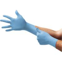 Gants d'examen XC-310 Xceed, Petit, Nitrile, 4,3 mils, Sans poudre, Bleu, Classe 2 Moffatt Supply & Specialties