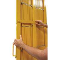 Barri&egrave;re extensible, 84" h x 20' lo, Jaune Moffatt Supply & Specialties