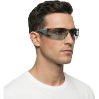 Lunettes de s&eacute;curit&eacute; Adapt Lite, Lentille Int&eacute;rieur/ext&eacute;rieur, Antibu&eacute;e/Anti-&eacute;gratignures, ANSI Z87+/R&eacute;pond ou surpasse la norme CSA Z94.3 Moffatt Supply & Specialties